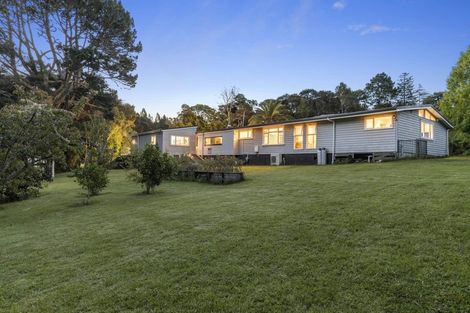 Photo of property in 166 Godley Road, Titirangi, Auckland, 0604