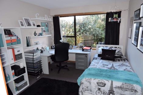 Photo of property in 22 Liverton Crescent, Bishopdale, Christchurch, 8053