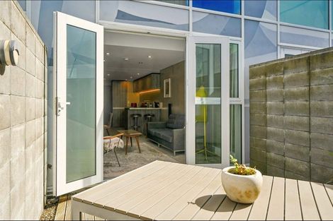 Photo of property in Canvas Apartments, 2/307 Willis Street, Te Aro, Wellington, 6011