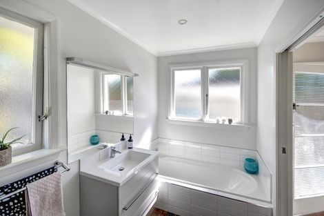 Photo of property in 92 Surrey Street, Forbury, Dunedin, 9012