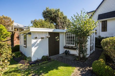 Photo of property in 425 Muritai Road, Eastbourne, Lower Hutt, 5013