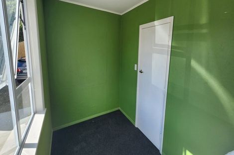 Photo of property in 6a Clerke Place, Marfell, New Plymouth, 4310