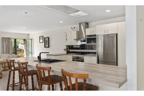 Photo of property in 3/12-20 Northcross Drive, Oteha, Auckland, 0632