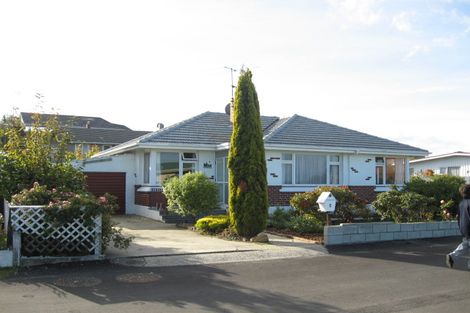 Photo of property in 9 Winston Place, Kew, Dunedin, 9012