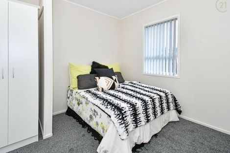 Photo of property in 2 Bundena Place, Clendon Park, Auckland, 2103