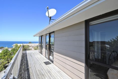 Photo of property in 46 Cumberland Street, Leigh, 0985