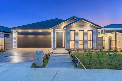 Photo of property in 43 Vinistra Road, Kumeu, 0810