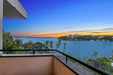 Photo of property in 2/102 Queen Street, Northcote Point, Auckland, 0627