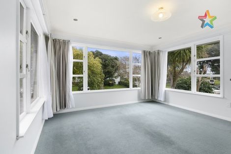 Photo of property in 8 Puriri Street, Eastbourne, Lower Hutt, 5013