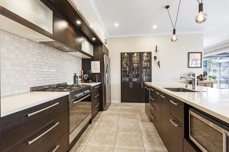 Photo of property in 7b Royal Heights, Glen Avon, New Plymouth, 4312