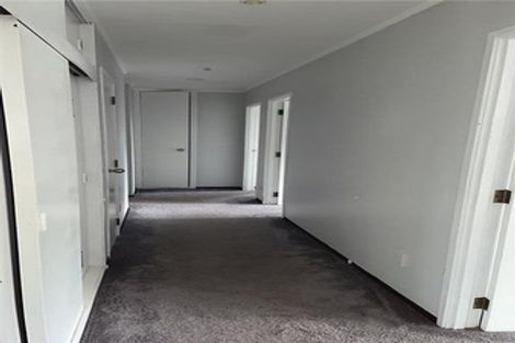 Photo of property in 2/10 Tulloch Place, Conifer Grove, Takanini, 2112