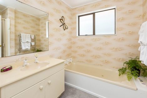 Photo of property in 15 Alleyne Court, Brown Owl, Upper Hutt, 5018