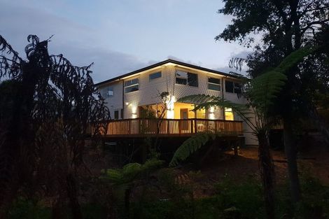 Photo of property in 20 De Val Drive, Titirangi, Auckland, 0604