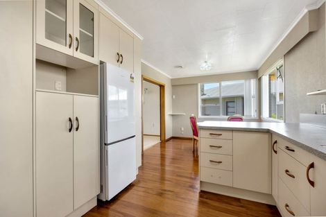 Photo of property in 6 Rospeath Crescent, Spotswood, New Plymouth, 4310