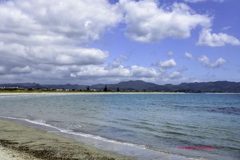 Photo of property in 20 Taumata Road, Omaha, 0986