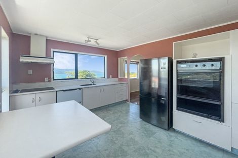 Photo of property in 7 Sunhaven Drive, Newlands, Wellington, 6037