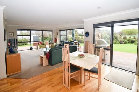 Photo of property in 19 Carrington Drive, Carterton, 5713