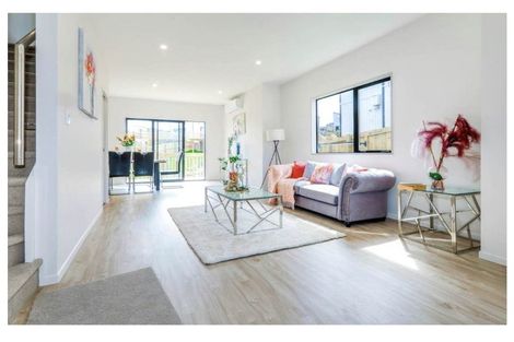 Photo of property in 37a Crestview Rise, Papakura, 2110