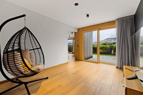 Photo of property in 4 Soudley Court, Jacks Point, Queenstown, 9371