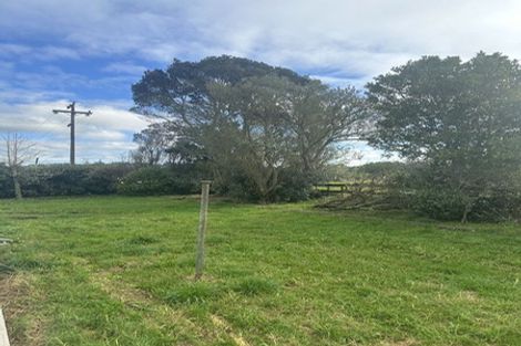 Photo of property in 479 Waitakere Road, Taupaki, Henderson, 0782