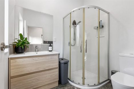 Photo of property in 2 Tarara Lane, Kumeu, 0810