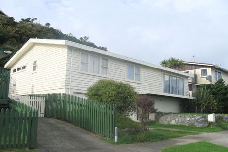 Photo of property in 6 Laburnum Grove, Maungaraki, Lower Hutt, 5010