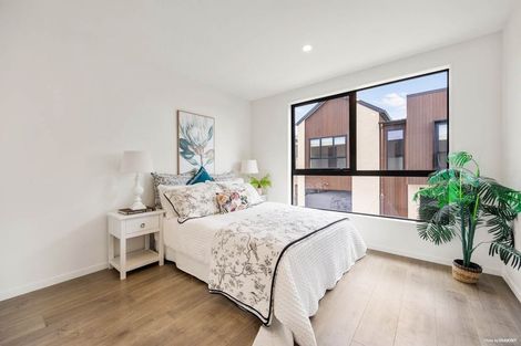 Photo of property in 11d Rene Place, Sunnyhills, Auckland, 2010