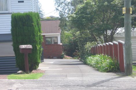 Photo of property in 2/37 Raleigh Road, Northcote, Auckland, 0627