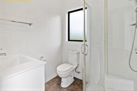 Photo of property in 30 Mannering Place, Hillcrest, Auckland, 0627