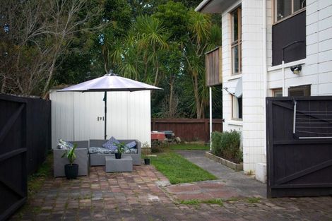 Photo of property in 2/33 Glenvar Road, Torbay, Auckland, 0630
