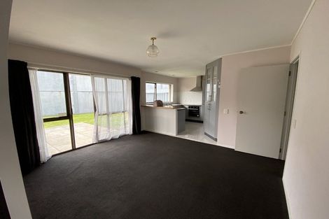 Photo of property in 209 Walter Strevens Drive, Conifer Grove, Takanini, 2112