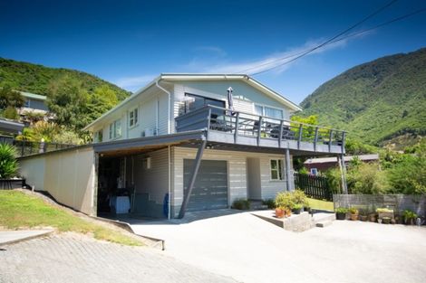 Photo of property in 82 Scotland Street, Picton, 7220