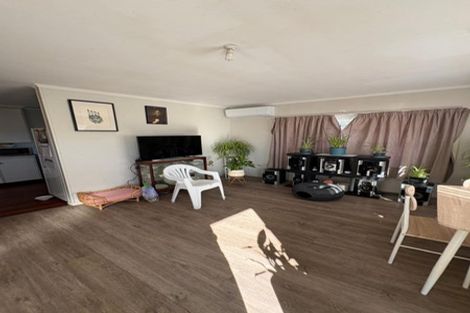Photo of property in 6 View Road, Papakura, 2110