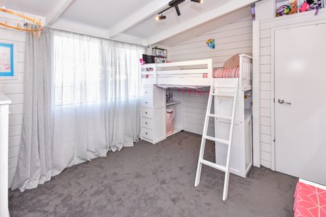 Photo of property in 1/3 Hoylake Place, Wattle Downs, Auckland, 2103