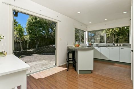 Photo of property in 26 Taroka Close, Pinehill, Auckland, 0632