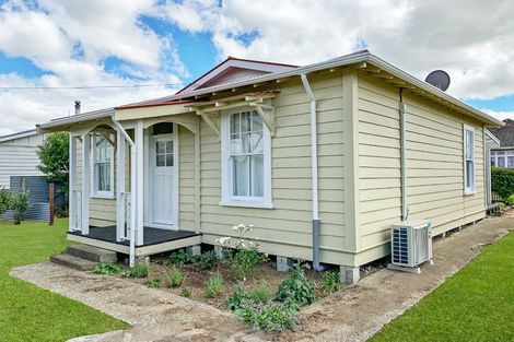 Photo of property in 11 Atkinson Street, Woodville, 4920