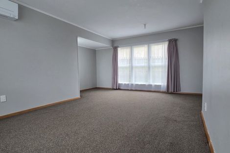 Photo of property in 8a-8b Devon Place, Cannons Creek, Porirua, 5024