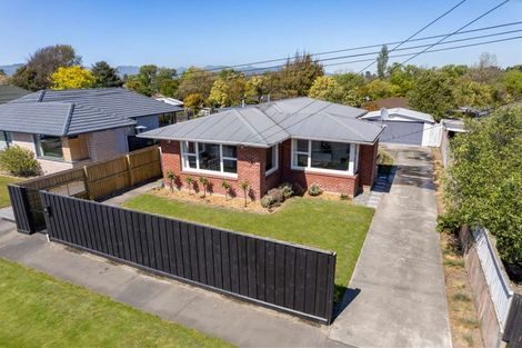Photo of property in 39 Lake Terrace Road, Burwood, Christchurch, 8061