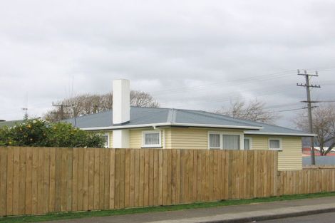 Photo of property in 2 Collingwood Street, Levin, 5510