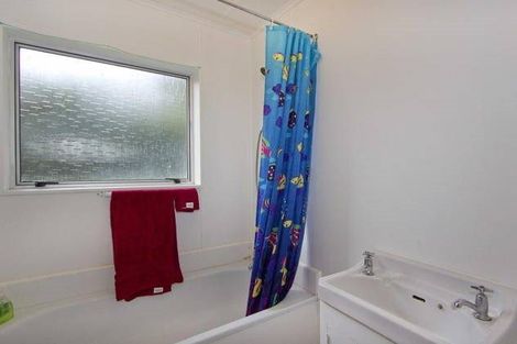 Photo of property in 2/66 Hine Road, Wainuiomata, Lower Hutt, 5014