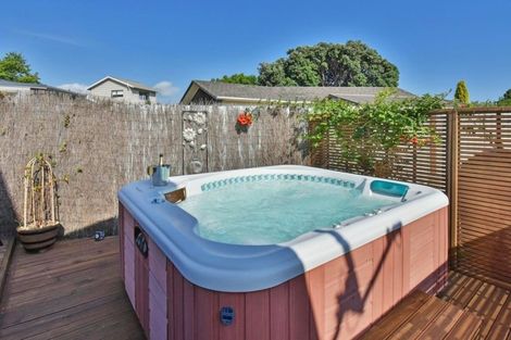 Photo of property in 21 Taihiki Road, Clarks Beach, 2122