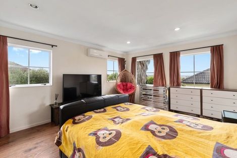 Photo of property in 60 Scarlet Oak Drive, Schnapper Rock, Auckland, 0632