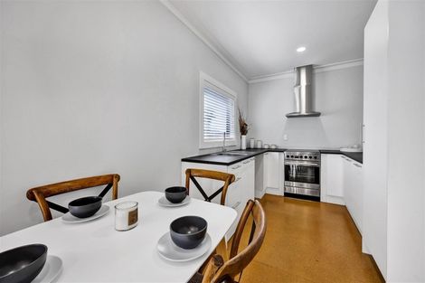 Photo of property in 186 South Road, Hawera, 4610