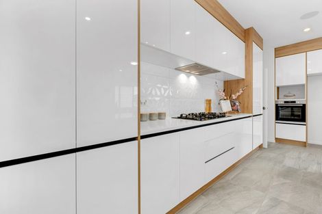 Photo of property in 28 Bushfield Drive, Flat Bush, Auckland, 2019