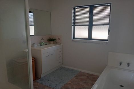 Photo of property in 10a Adela Stewart Drive West, Athenree, Waihi Beach, 3177