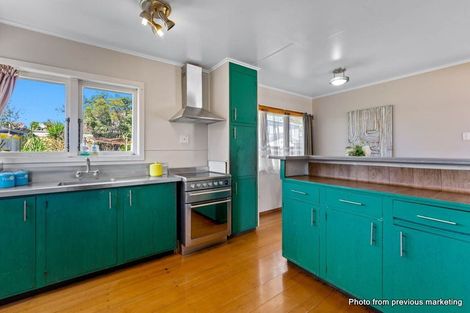 Photo of property in 4 Duncan Avenue, Te Atatu South, Auckland, 0610