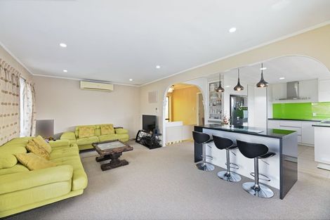 Photo of property in 4 Roberts Road, Te Atatu South, Auckland, 0610