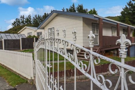 Photo of property in 29 Newburn Grove, Wainuiomata, Lower Hutt, 5014