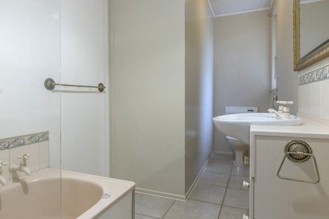 Photo of property in 18 Mere Road, Taupo, 3330