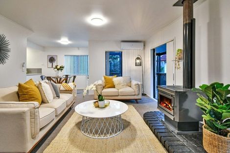 Photo of property in 12a Kakapo Place, Papatoetoe, Auckland, 2025